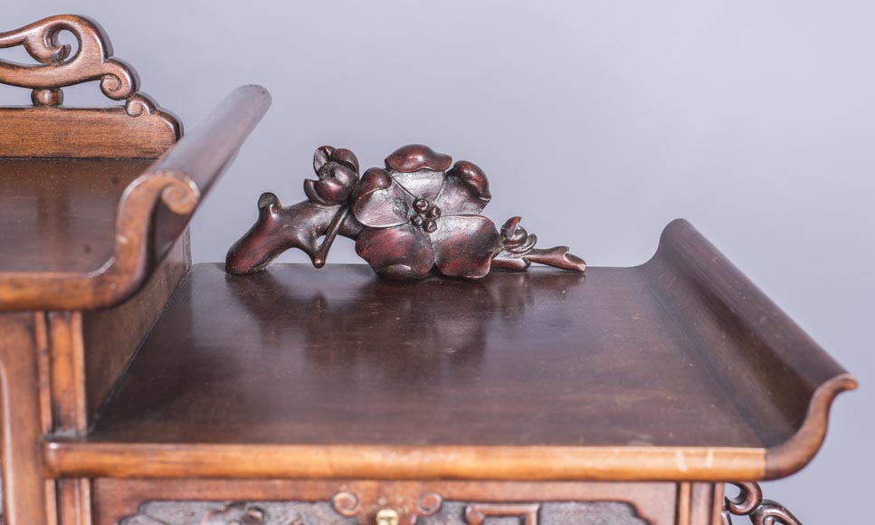 Important japanese style pedestal desk with dragons decoration Important japanese style pedestal desk with dragons decoration-11