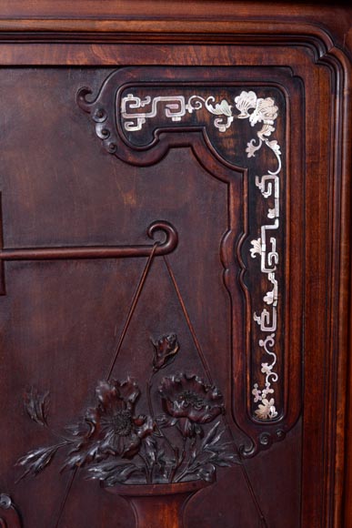 Small Japanese unit with a decor of vase with flowers and mother of pearl inlays Small Japanese unit with a decor of vase with flowers and mother of pearl inlays-11