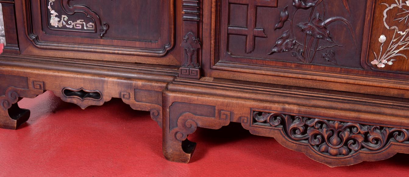 Small Japanese unit with a decor of vase with flowers and mother of pearl inlays Small Japanese unit with a decor of vase with flowers and mother of pearl inlays-12