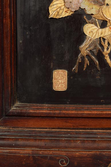 Gabriel Viardot (attributed to) - Japanese style presentation cabinet with a laquer and mother-of-pearl decor Gabriel Viardot (attributed to) - Japanese style presentation cabinet with a laquer and mother-of-pearl decor-14