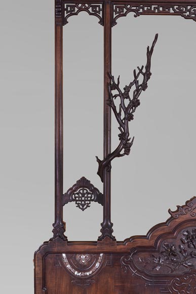 A bed inspired by the Far East, decorated with a tuk-tuk A bed inspired by the Far East, decorated with a tuk-tuk-3