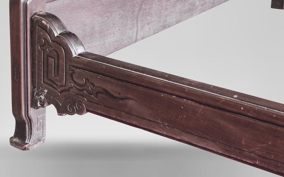 A bed inspired by the Far East, decorated with a tuk-tuk A bed inspired by the Far East, decorated with a tuk-tuk-9