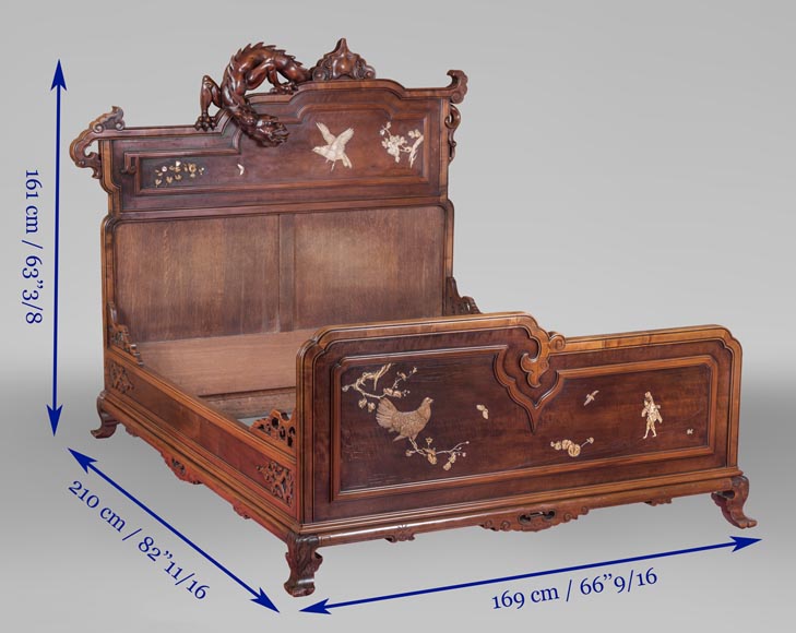 Antique bed of Far Eastern inspiration with engraved and inlaid bone decoration Antique bed of Far Eastern inspiration with engraved and inlaid bone decoration-9