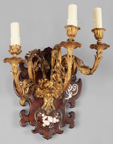 Japanese wall light in sycamore, gilt bronze and mother-of-pearl Japanese wall light in sycamore, gilt bronze and mother-of-pearl-0