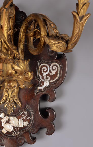 Japanese wall light in sycamore, gilt bronze and mother-of-pearl Japanese wall light in sycamore, gilt bronze and mother-of-pearl-2