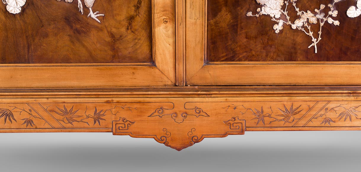 Gabriel VIARDOT (1830-1906) (attributed to) - A major Japanese wardrobe with large marquetry panels Gabriel VIARDOT (1830-1906) (attributed to) - A major Japanese wardrobe with large marquetry panels-1