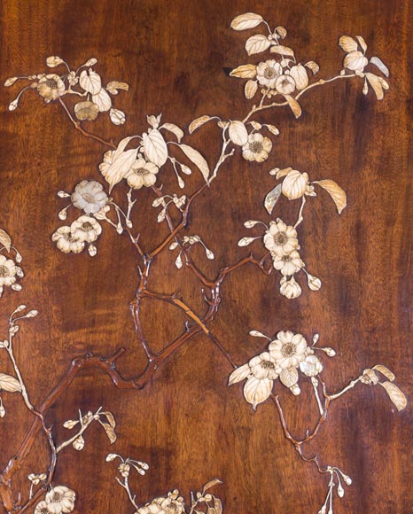 Gabriel VIARDOT (1830-1906) (attributed to) - A major Japanese wardrobe with large marquetry panels Gabriel VIARDOT (1830-1906) (attributed to) - A major Japanese wardrobe with large marquetry panels-2