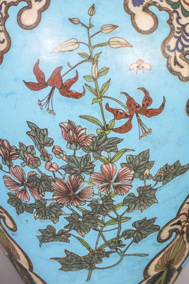 A pair of Japanese style lamps with elephant heads A pair of Japanese style lamps with elephant heads-3