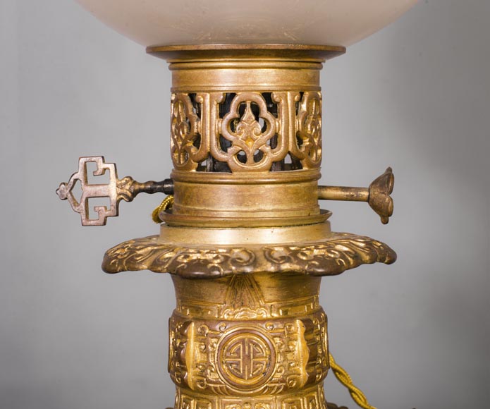 A pair of Japanese style lamps with elephant heads A pair of Japanese style lamps with elephant heads-8