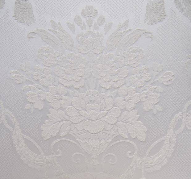 A large Louis XV style bench made out of gilded wood A large Louis XV style bench made out of gilded wood-8