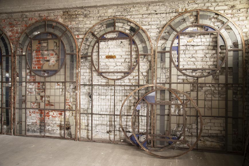 Important set of 20th century Art Deco style stained glass windows Important set of 20th century Art Deco style stained glass windows-3