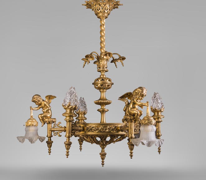 Beautiful antique Napoleon III style chandelier, with Putti carrying tulips Beautiful antique Napoleon III style chandelier, with Putti carrying tulips-0