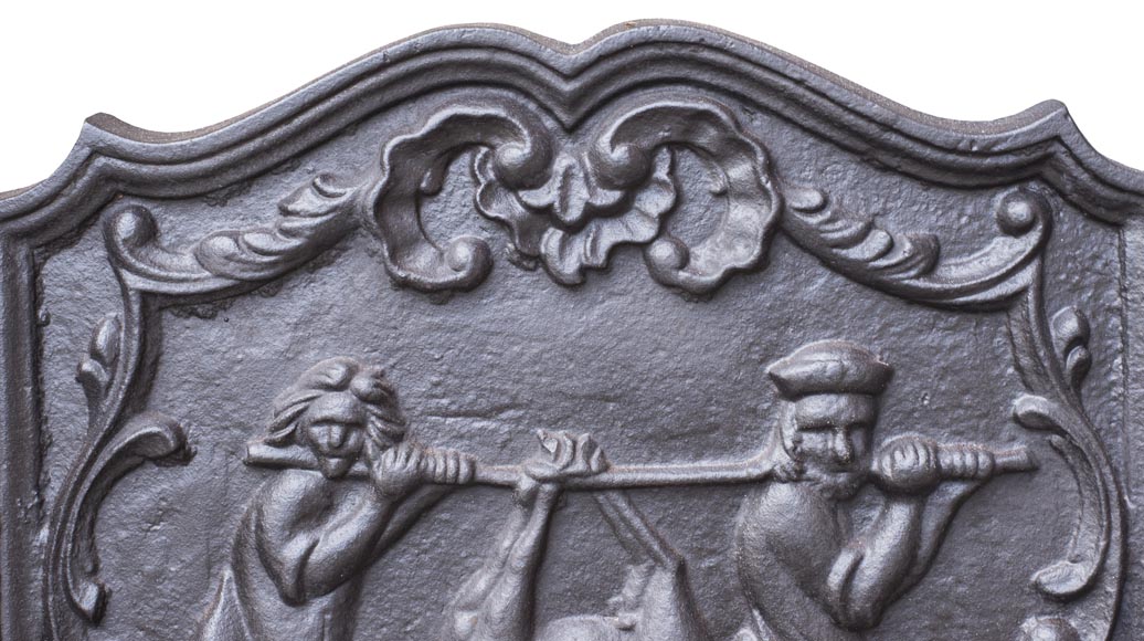 Small modern fireback, decorated with a hunting return Small modern fireback, decorated with a hunting return-1