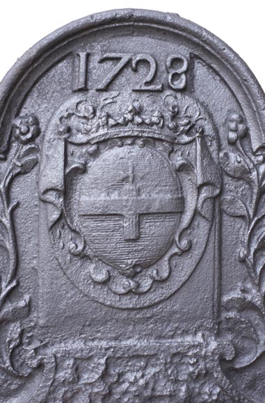 Fireback with La Porte-Mazarin family's coat of arms dated 1728 Fireback with La Porte-Mazarin family's coat of arms dated 1728-2
