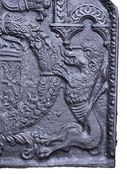 18th century fireback with French arms and lions 18th century fireback with French arms and lions-4