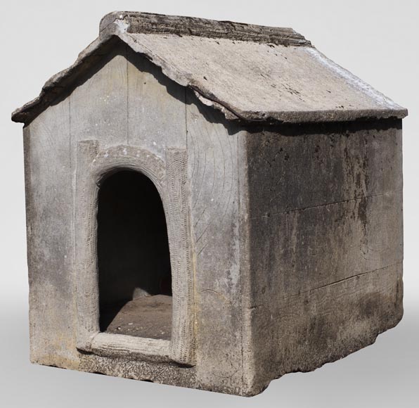 Beautiful cement doghouse in Rocaille style Beautiful cement doghouse in Rocaille style-0