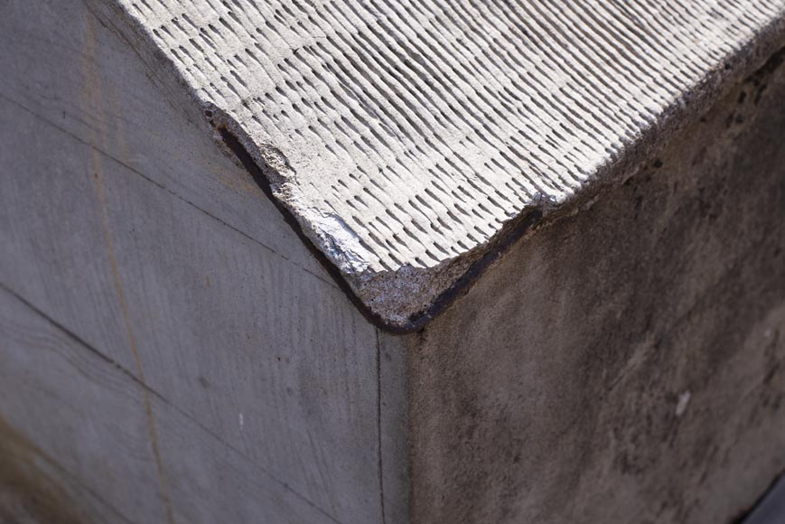 Beautiful cement doghouse in Rocaille style Beautiful cement doghouse in Rocaille style-5