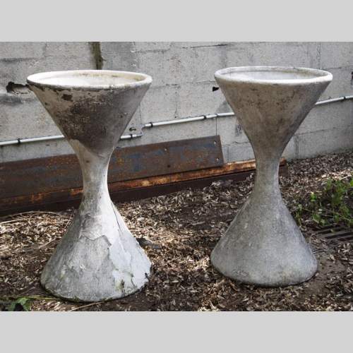 Pair of planters model
