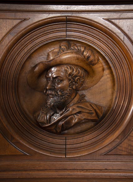 Neo-Renaissance style cupboard in walnut carved with portraits in medallions Neo-Renaissance style cupboard in walnut carved with portraits in medallions-6