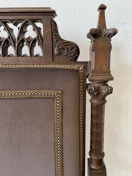 Pair of Neo-Gothic walnut chairs, 19th century Pair of Neo-Gothic walnut chairs, 19th century-4