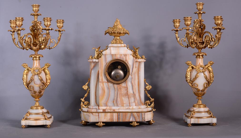 Napoleon III set clock in gilt bronze and onyx, circa 1860 Napoleon III set clock in gilt bronze and onyx, circa 1860-12