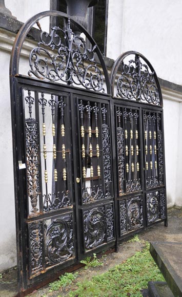 Set of four modern cast iron double doors in the style of 18th century gates Set of four modern cast iron double doors in the style of 18th century gates-1