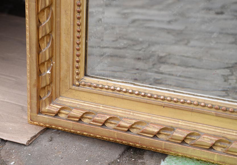 Beautiful antique Napoleon III style trumeau with putti and flowers decor in gilded stucco Beautiful antique Napoleon III style trumeau with putti and flowers decor in gilded stucco-7