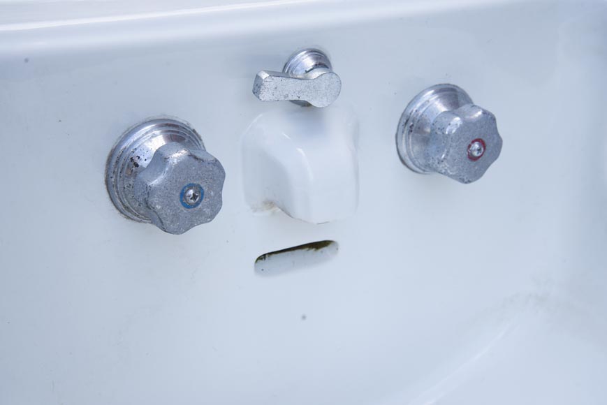 Earthenware washbasin on column Earthenware washbasin on column-5