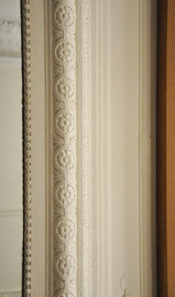 Small trumeau painted in white with roses  Small trumeau painted in white with roses -3