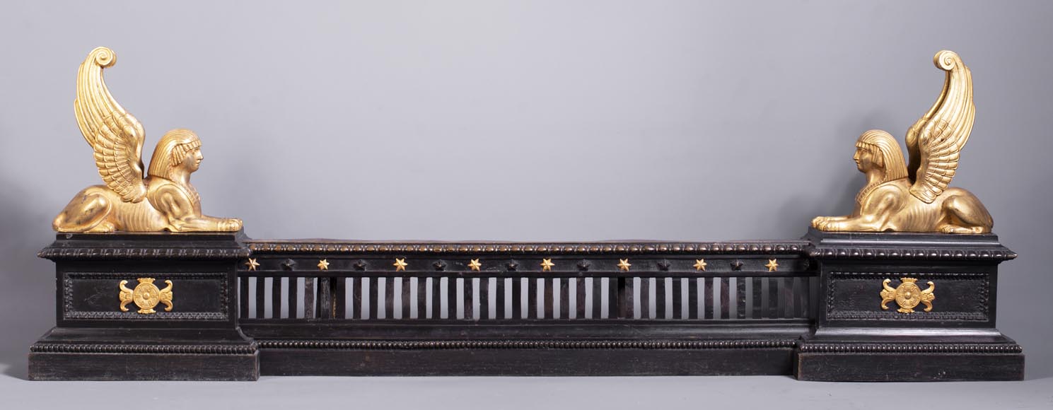 Two-patina bronze winged sphinx fire fender Two-patina bronze winged sphinx fire fender-0