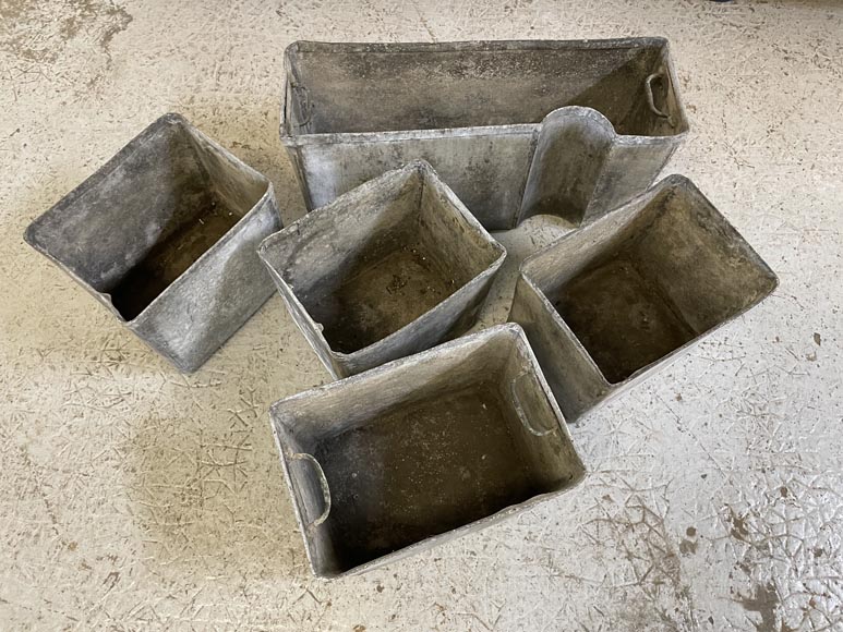 Large pink and green earthenware planter with plant decoration Large pink and green earthenware planter with plant decoration-8