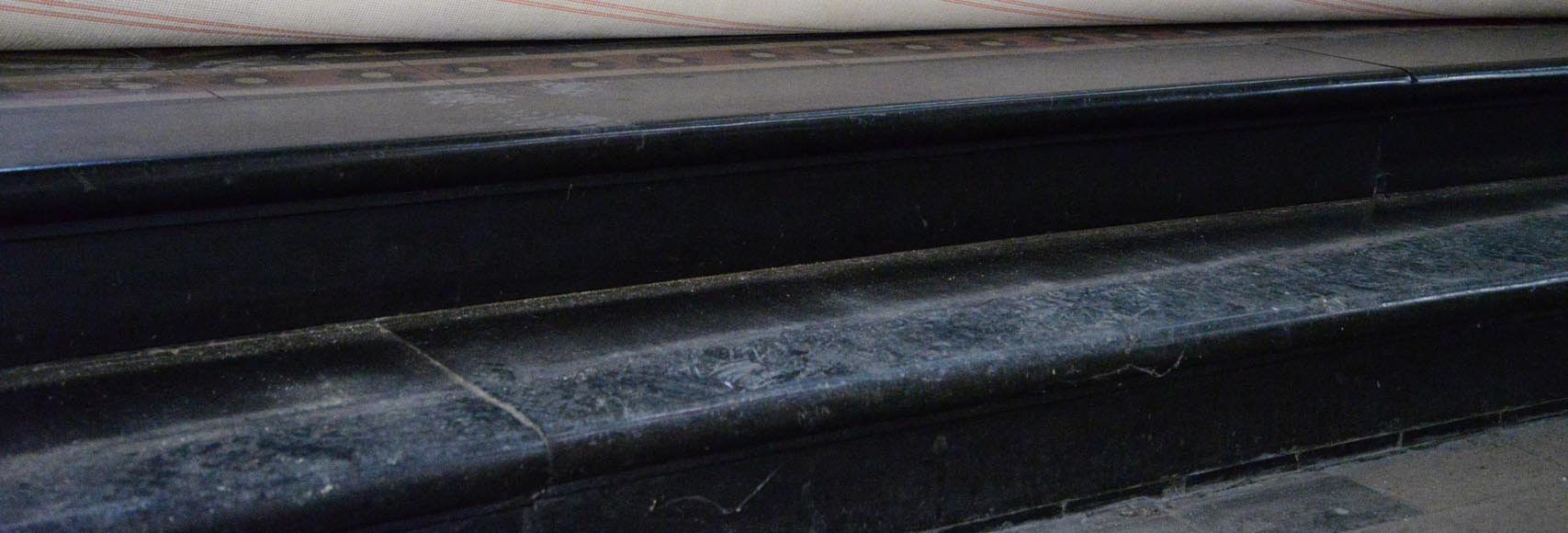 Set of steps in fine black marble Set of steps in fine black marble-3