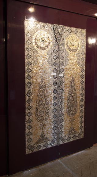 Pair of lacquered sliding double doors with orientalist mother-of-pearl decor Pair of lacquered sliding double doors with orientalist mother-of-pearl decor-1