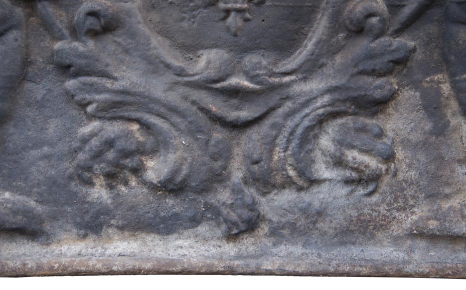 20th century fireback with French coat of arms and putti 20th century fireback with French coat of arms and putti-5