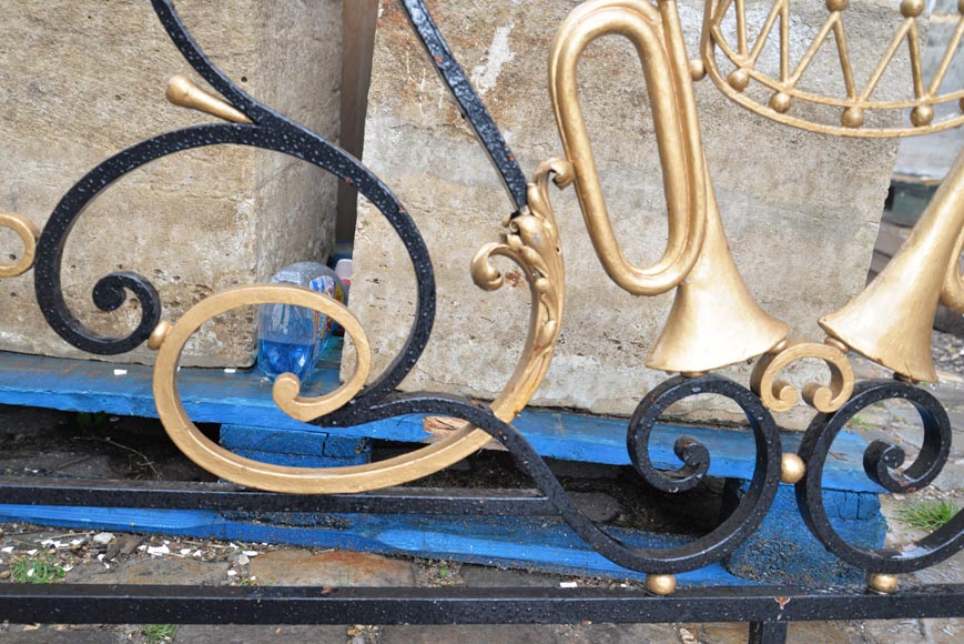 Antique Napoleon III wrought iron balcony with musical attributes Antique Napoleon III wrought iron balcony with musical attributes-4