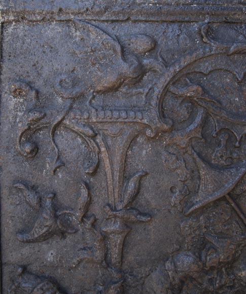 18th century fireback with chinoiserie decoration 18th century fireback with chinoiserie decoration-4