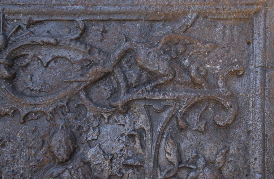 18th century fireback with chinoiserie decoration 18th century fireback with chinoiserie decoration-6