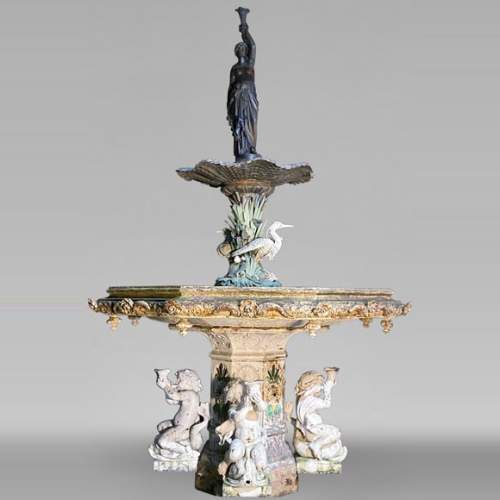 VAL D’OSNE Foundry - Exceptional Renaissance style fountain  Model presented in the 1851 World Fair