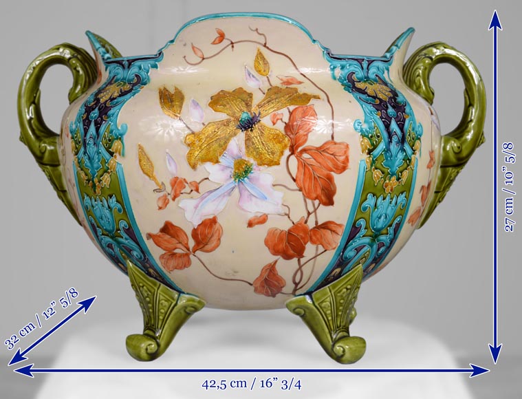 Faïencerie de Gien - Beautiful Napoleon III style earthenware planter  Faïencerie de Gien - Beautiful Napoleon III style earthenware planter