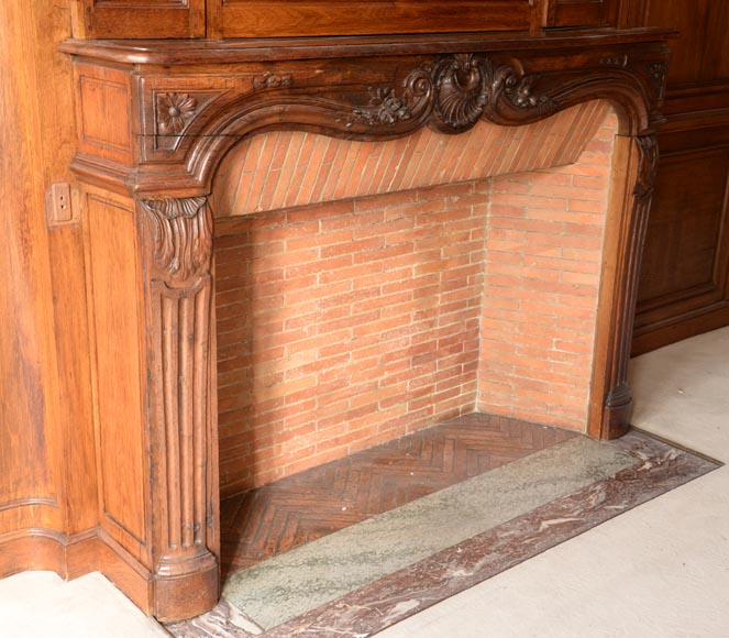 Carved oak woodwork transition style, end of the 19th century Carved oak woodwork transition style, end of the 19th century-2