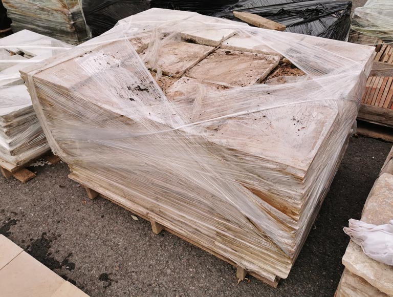 Lot of 23 m² of Chassagne pink stone square tiles Lot of 23 m² of Chassagne pink stone square tiles-4