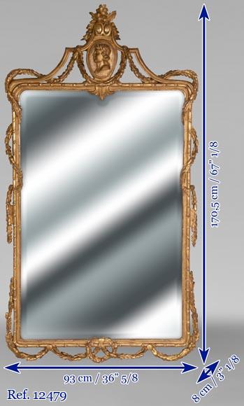 Antique Napoleon III style gilded wood trumeau carved with a profile decoration in a medallion Antique Napoleon III style gilded wood trumeau carved with a profile decoration in a medallion-9