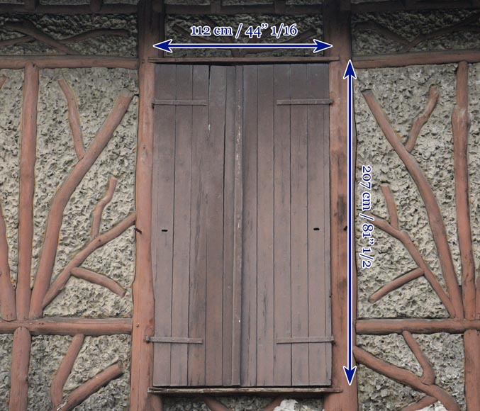 Original set of a pair of wooden shutters and railings, rustic style, mid-19th centur Original set of a pair of wooden shutters and railings, rustic style, mid-19th centur-7