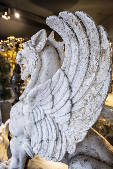 Rare pair of winged lions, cast iron, 19th century Rare pair of winged lions, cast iron, 19th century-3