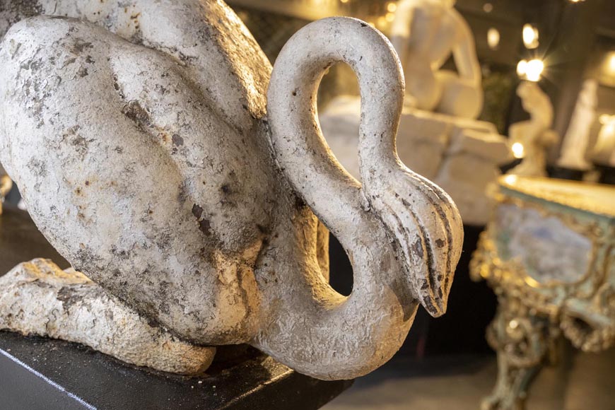 Rare pair of winged lions, cast iron, 19th century Rare pair of winged lions, cast iron, 19th century-6