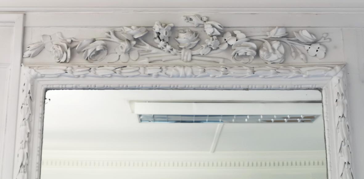 Beautiful paneled room with a Neo-classical decor, Louis XVI period Beautiful paneled room with a Neo-classical decor, Louis XVI period-9