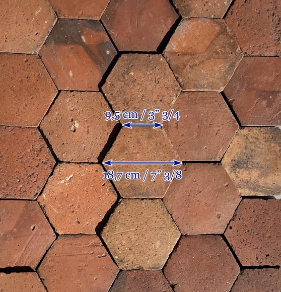 Batch of 9 m² of antique hexagonal terracotta tiles, 19th century Batch of 9 m² of antique hexagonal terracotta tiles, 19th century-5