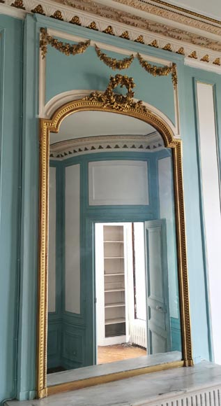 Louis XVI style trumeau with a roses crown and flowers garland Louis XVI style trumeau with a roses crown and flowers garland-1