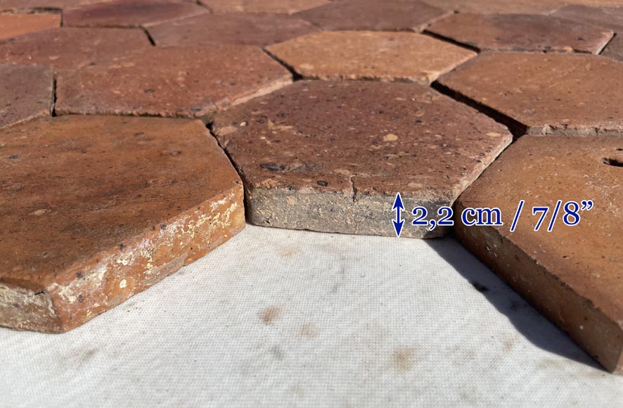 Lot of 5 m² of antique hexagonal terracotta tiles, 19th century Lot of 5 m² of antique hexagonal terracotta tiles, 19th century-4