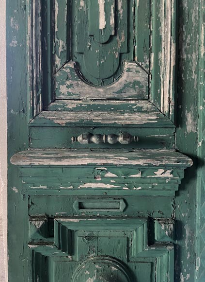Large double door in wood painted in green and pediment, 20th century Large double door in wood painted in green and pediment, 20th century-4